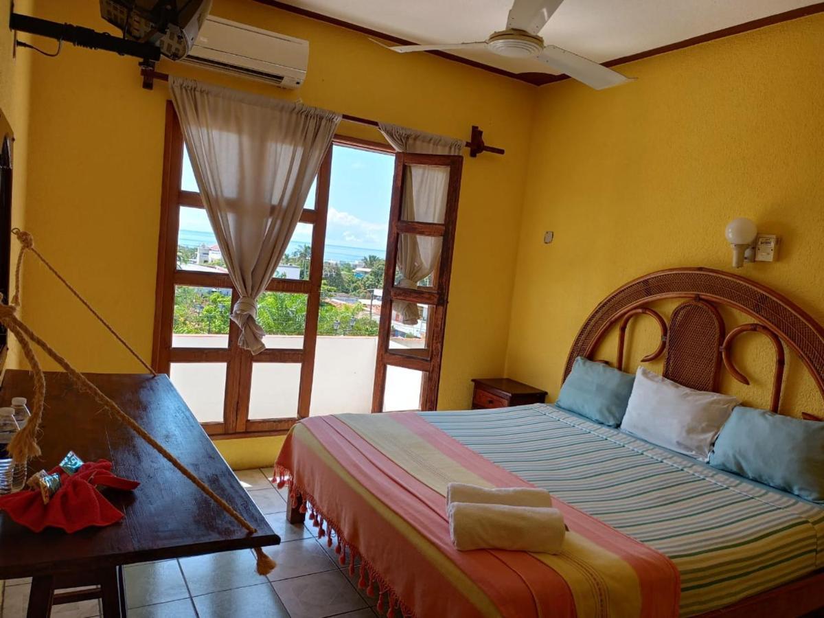 Hotel Casa Juanita プエルト・エスコンディード エクステリア 写真