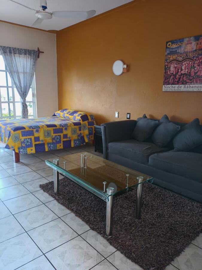 Hotel Casa Juanita プエルト・エスコンディード エクステリア 写真