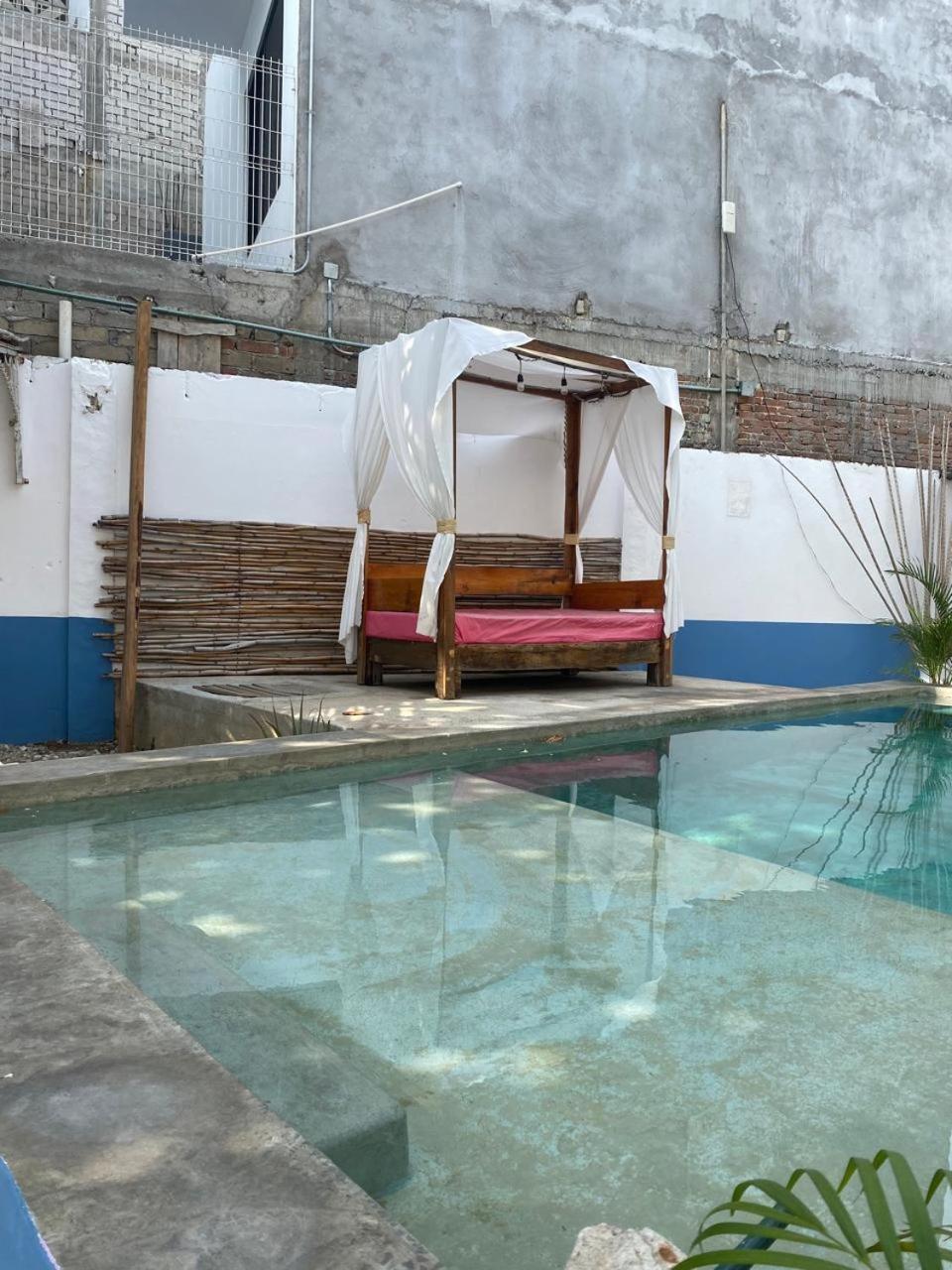 Hotel Casa Juanita プエルト・エスコンディード エクステリア 写真